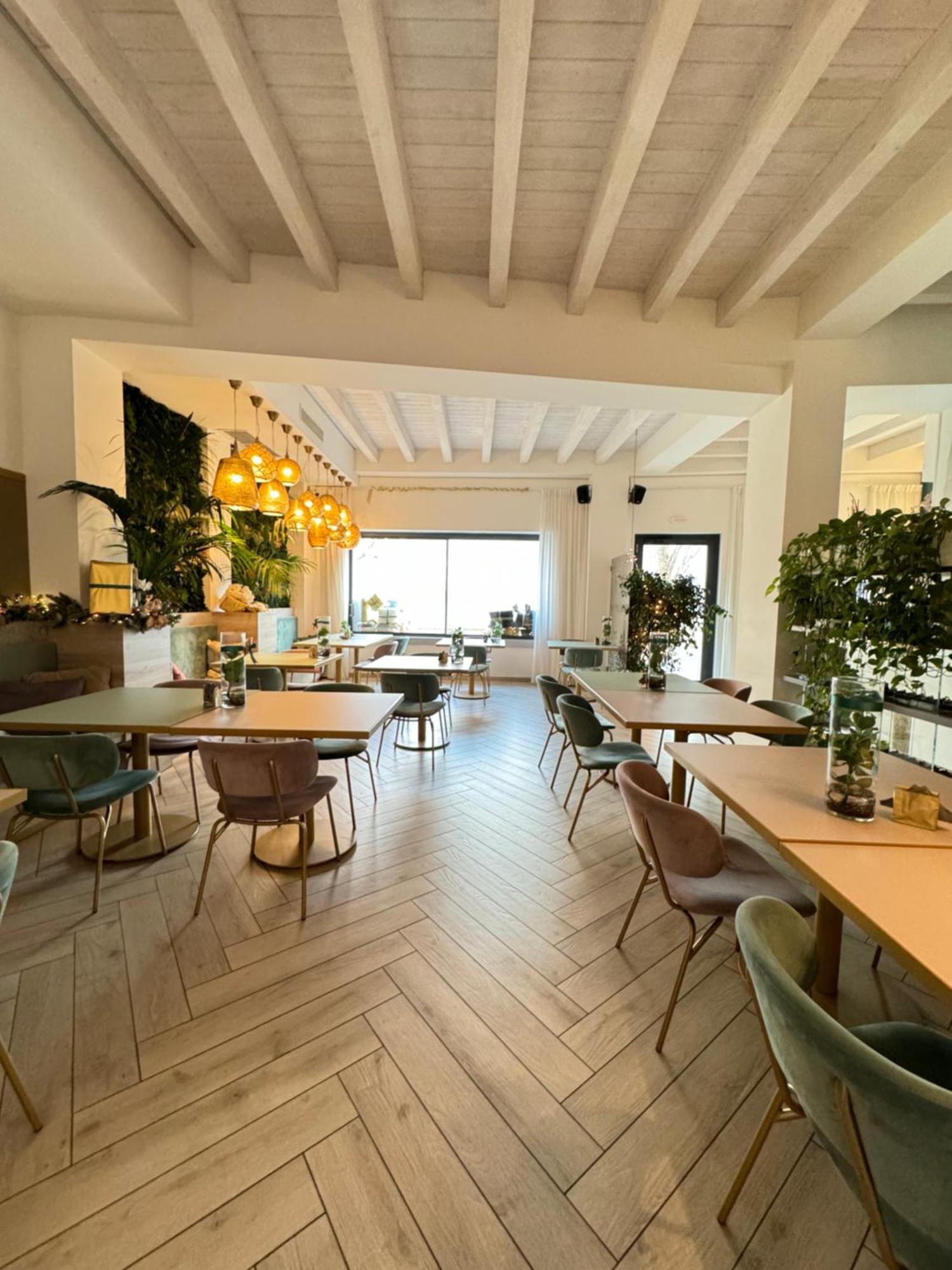 Luxury Suites Rocopom - Lake Front Malgrate Bagian luar foto